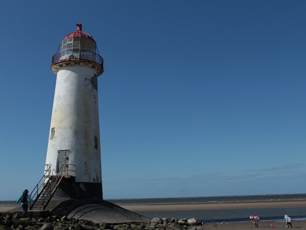 Il solitario e malinconico Point of Ayr Lighthouse, nei pressi di Talacre, fa da sfondo al mio saluto al mare.