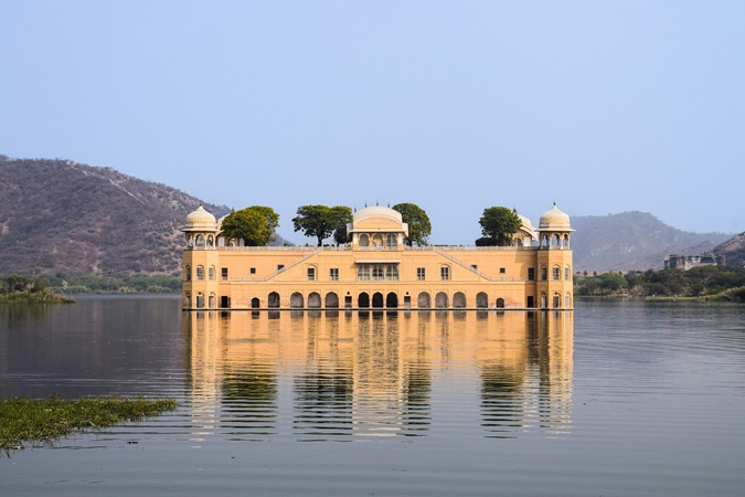 Il Water Palace o Jal Mahal, è un palazzo situato nel mezzo del lago Man Sagar, a Jaipur.