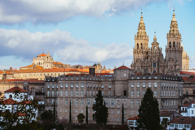 Santiago de Compostela, meta dei pellegrini che intraprendono il Cammino di Santiago.