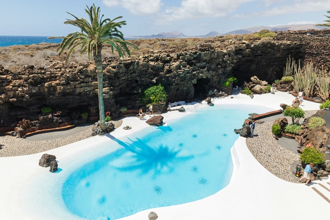 Una realizzazione di Manrique, artista originario di Lanzarote e divenuto famoso negli USA. Rientrato in patria dedicò il resto della sua vita a creare opere che riuscissero a inserirsi in modo armonioso nella natura dell'isola.