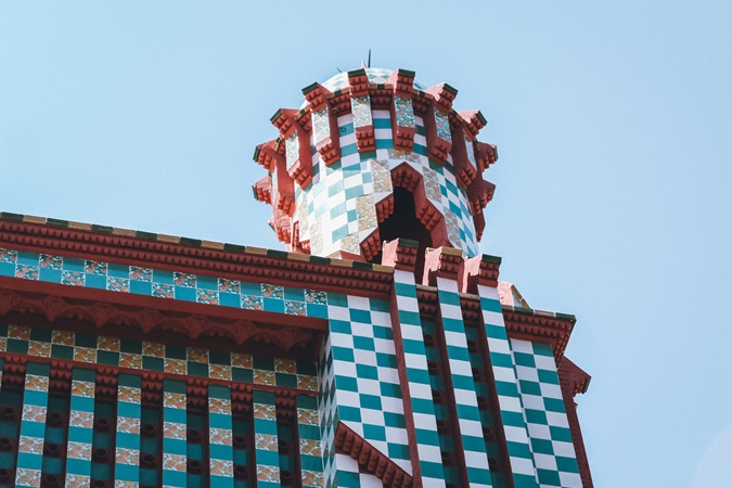 Un dettaglio di Casa Vicens, prima opera di Gaudì, a Barcellona.