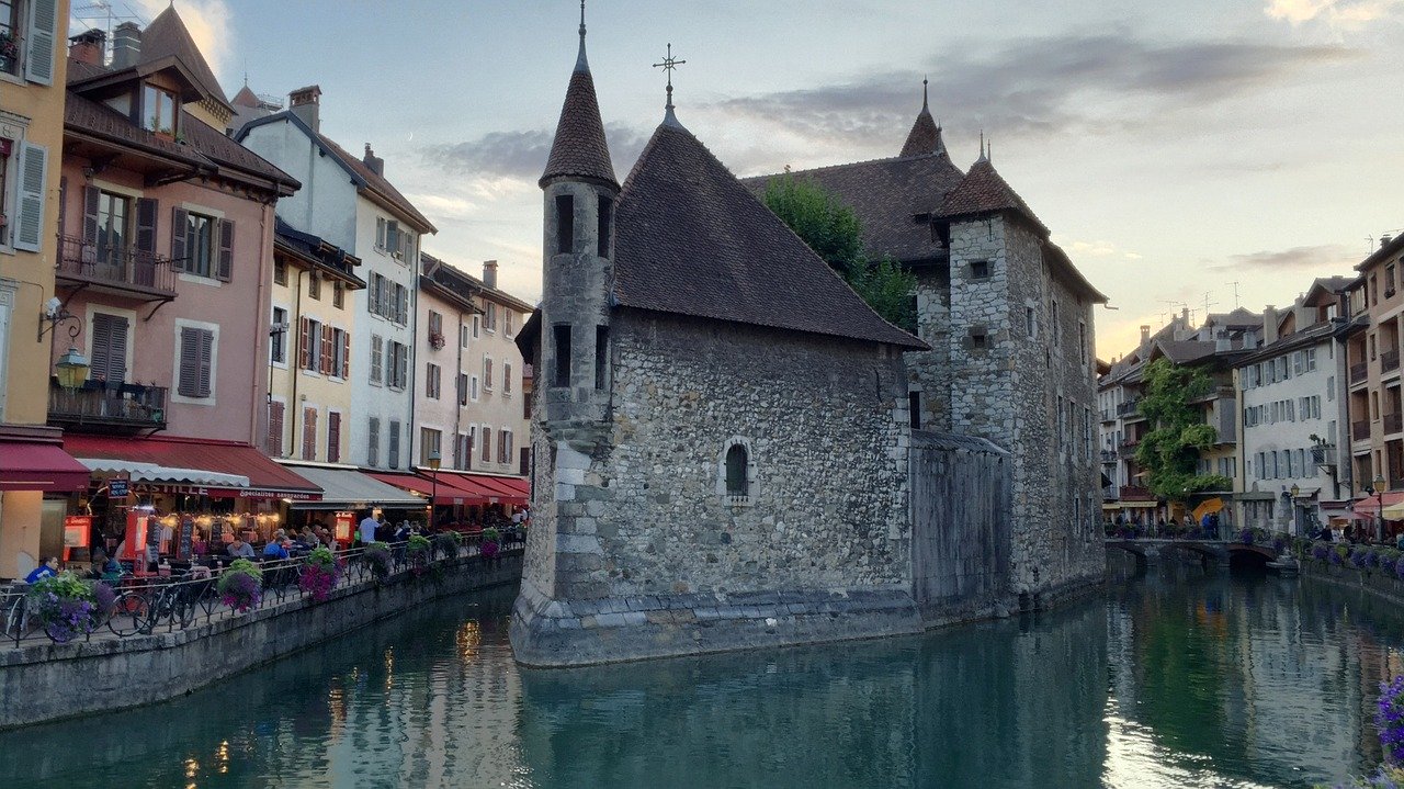 Laghi Alpini: Da Ginevra Ad Annecy Passando Per Aix-les-bains - Viaggia