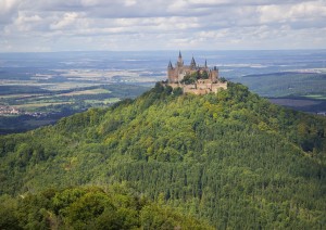 Tubinga - Hohenzollern Schloss - Tubinga (60 Km).jpg