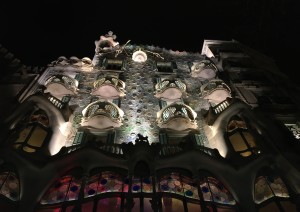 Casa Milà (la Pedrera) E Casa Batllò.jpg