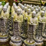 Kamakura, statue di pietra di Ksitigarbha, monaco buddista meglio conosciuto come "Jizo"